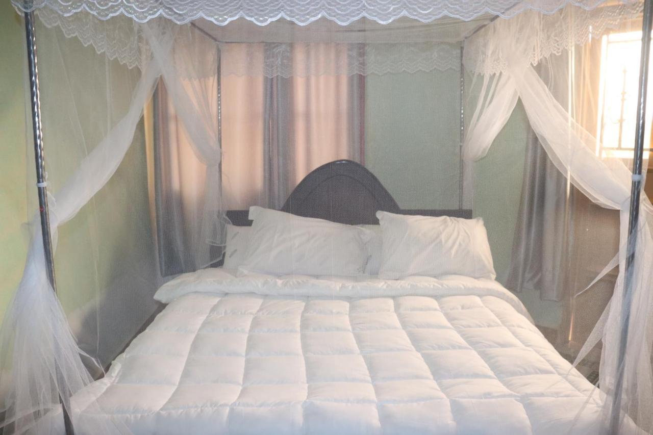 Jusvero Motel Джінджа Екстер'єр фото